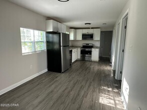 619 E 8th Pl in Panama City, FL - Building Photo - Building Photo