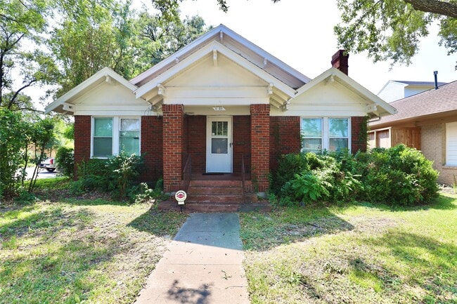 property at 1601 Colquitt St