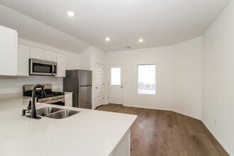 3916 Olivia St in Mustang, OK - Building Photo - Building Photo