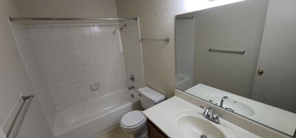 1105 N Buffalo Dr in Las Vegas, NV - Building Photo - Building Photo