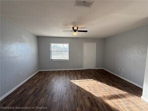 523 Las Palmas Cir in Avon Park, FL - Building Photo - Building Photo