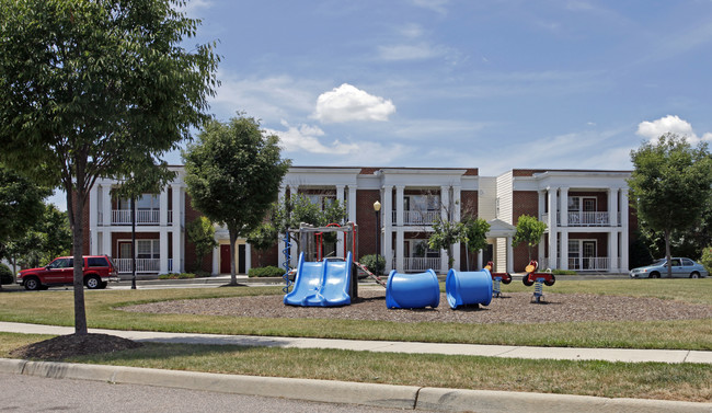 Winchester Greens Apartments in North Chesterfield, VA - Building Photo - Building Photo