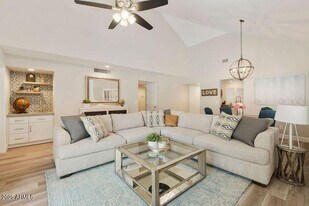 8700 E Mountain View Rd in Scottsdale, AZ - Building Photo