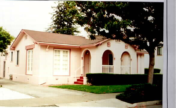 87-89 Clinton St in Redwood City, CA - Foto de edificio - Building Photo