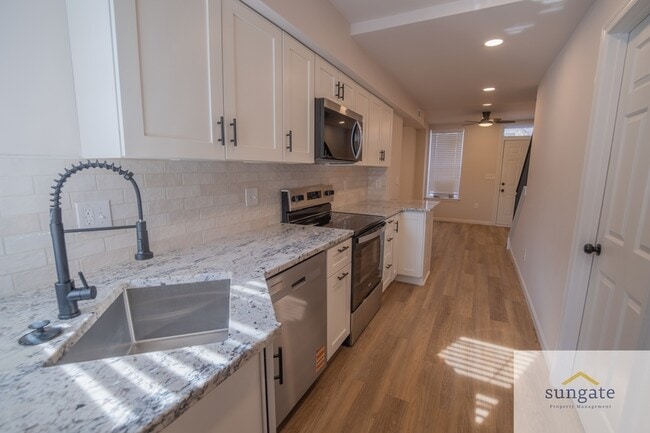 1911 Eastern Ave in Baltimore, MD - Building Photo - Building Photo