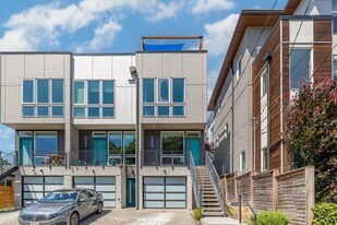 2654 NW 62nd St in Seattle, WA - Building Photo