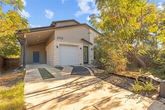 2115 Uphill Ln in Austin, TX - Building Photo - Building Photo