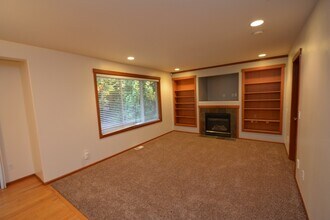 25037 235th Ct SE in Maple Valley, WA - Building Photo - Building Photo