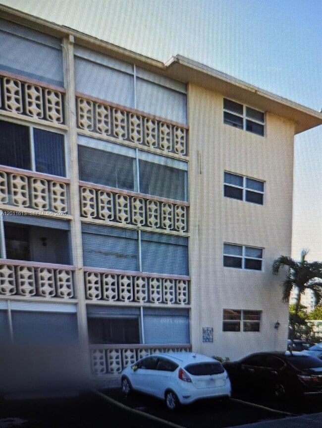 property at 211 NE 8th Ave
