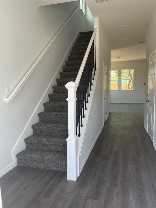 1201 Willow St in Jourdanton, TX - Foto de edificio - Building Photo