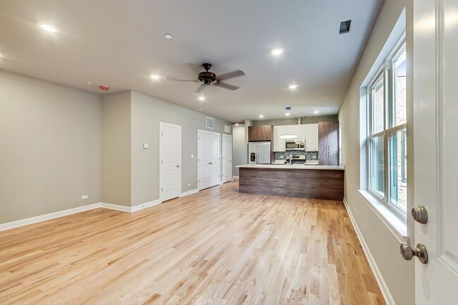 6132 S Kimbark Ave, Unit 1W in Chicago, IL - Building Photo - Building Photo