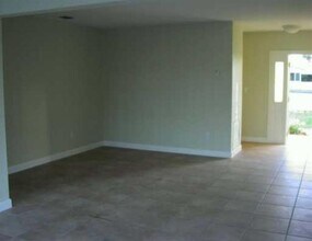 1811 NE 43rd St in Fort Lauderdale, FL - Building Photo - Building Photo