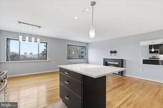 1300 S Arlington Ridge Rd in Arlington, VA - Building Photo - Building Photo