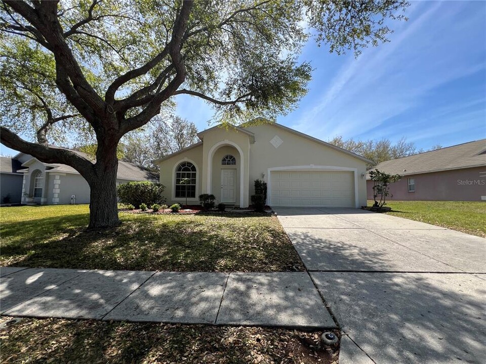5144 Ayrshire Dr in Spring Hill, FL - Building Photo