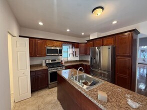 LOCKMAN AVENUE, Unit 1 in Staten Island, NY - Building Photo - Building Photo