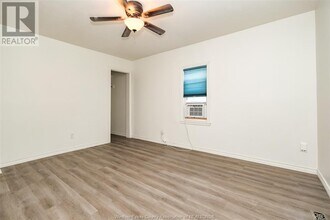 948 University Ave E in Windsor, ON - Building Photo - Building Photo