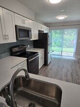 843 Cambridge Ct in Dunedin, FL - Building Photo - Building Photo