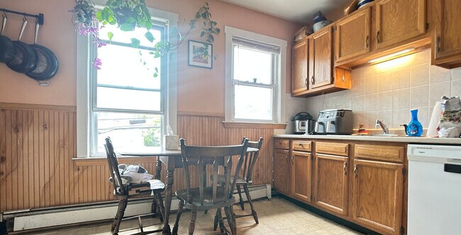 3 Holman St, Unit 2 in Boston, MA - Building Photo - Building Photo