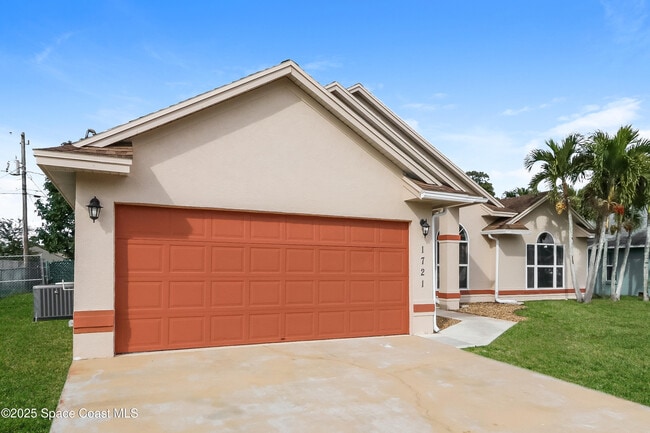 property at 1721 SW Whipple Ave