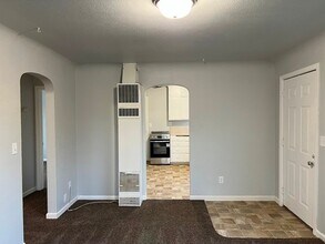 521-531 Gerth Ave NW in Salem, OR - Building Photo - Building Photo