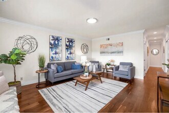 363 Oleander Ave in Alameda, CA - Building Photo - Building Photo