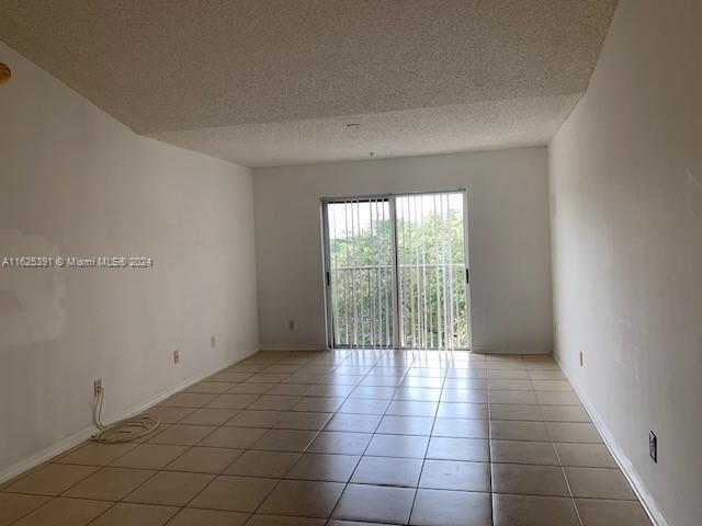 9909 Westwood Dr in Tamarac, FL - Building Photo - Building Photo