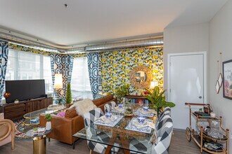 1989 Main in Kansas City, MO - Building Photo - Interior Photo