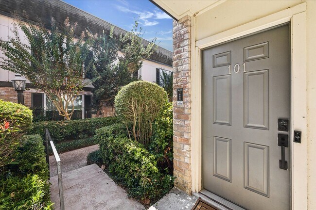 1809 Stoney Brook Dr in Houston, TX - Foto de edificio - Building Photo