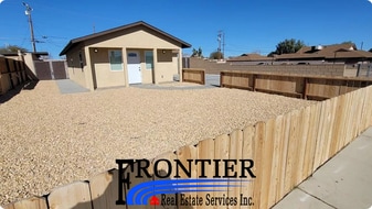 420 W Robertson Rd in Ridgecrest, CA - Building Photo