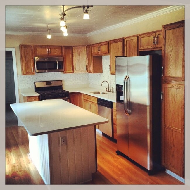 property at 1916 Larkins Wy