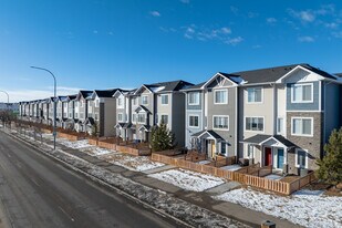 547 Canals SW in Airdrie, AB - Building Photo