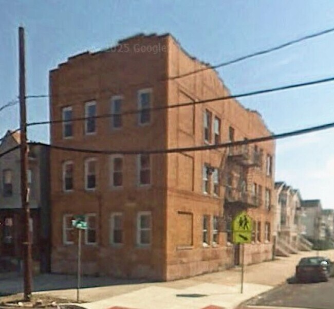398 Rose Ave, Unit 5 in Jersey City, NJ - Foto de edificio - Building Photo