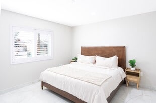 2719 Mar Les Ln in Santa Ana, CA - Building Photo