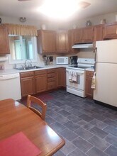 8 Hamilton Ave in Barrington, RI - Building Photo - Building Photo