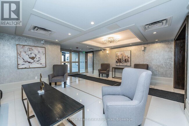 40 Via Rosedale in Brampton, ON - Building Photo - Building Photo