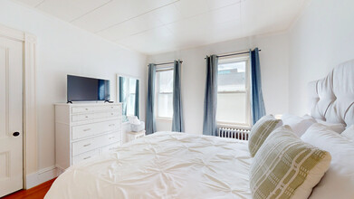 29 Montgomery St, Unit 1 in Cambridge, MA - Building Photo - Building Photo