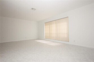 1122 NW 82nd Ave in Coral Springs, FL - Building Photo - Building Photo