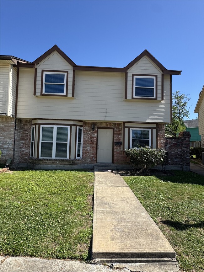 property at 3818 Willow Springs Ln