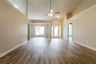 990 Lendl Ln in Lawrenceville, GA - Building Photo - Building Photo