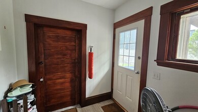 21 Chase St, Unit #B in Newton, MA - Building Photo - Building Photo