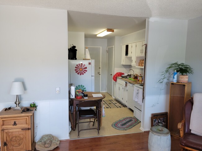 301 Moulton Ave in Raton, NM - Building Photo - Interior Photo