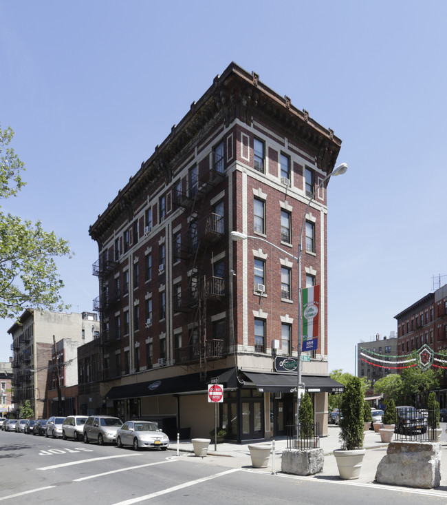 2370 Belmont Ave in Bronx, NY - Building Photo - Building Photo