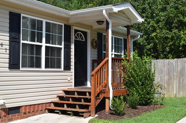 361 Hogan Cir, Unit B