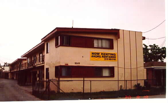 5201-5203 Elizabeth St in Cudahy, CA - Building Photo