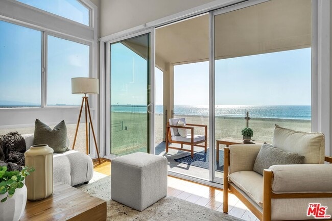 4 Lighthouse St in Marina Del Rey, CA - Foto de edificio - Building Photo