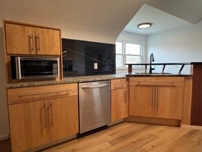 2237 Evergreen Rd, Unit 5 in Toledo, OH - Building Photo - Building Photo