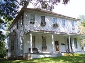 209 E Pine St in Palestine, TX - Building Photo