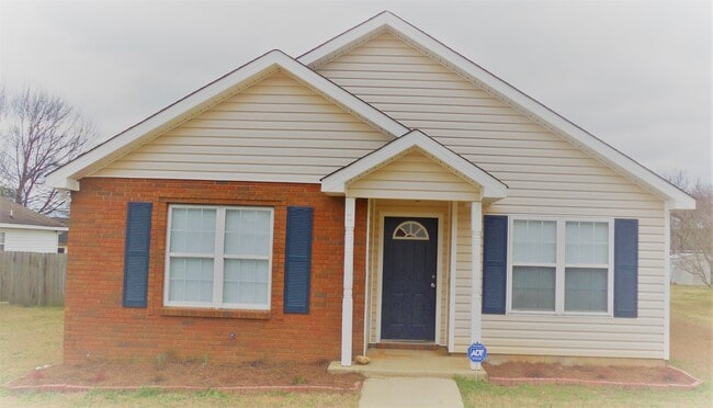 property at 305 Chadwyck Cir