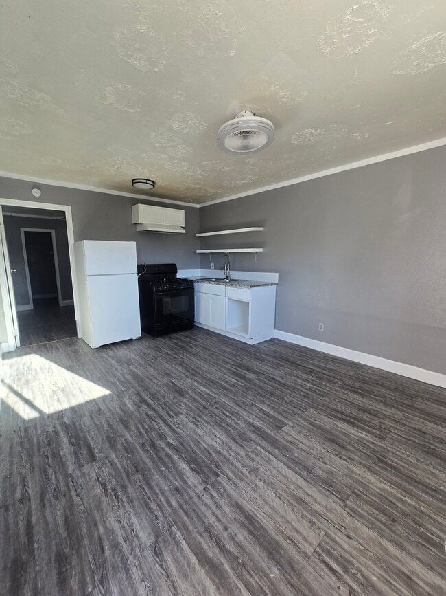 4820 Oak Ave, Unit 8 in Pasadena, TX - Building Photo - Building Photo