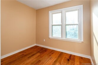 137 Deacon St in Bridgeport, CT - Building Photo - Building Photo